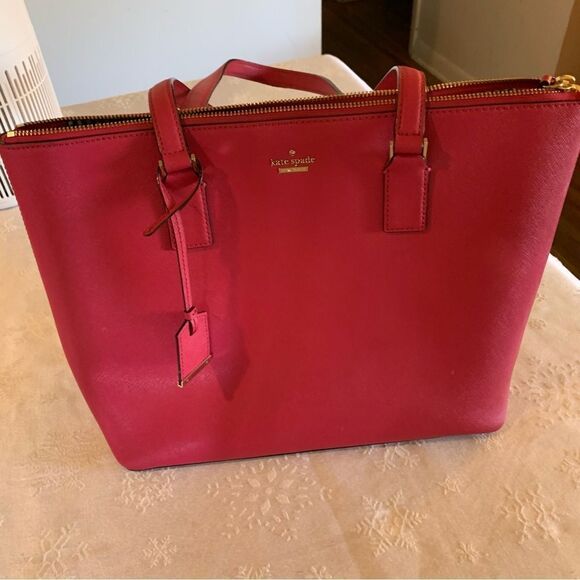 Kate Spade Fuschia Leather Trapezoid Tote Handbag Shoulder Bag spot on bottom - Picture 3 of 11